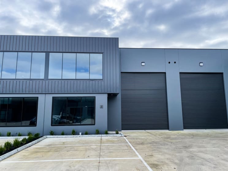 Click to view all images 7/10-12 Sigma Drive Croydon VIC 3136 - Image 1