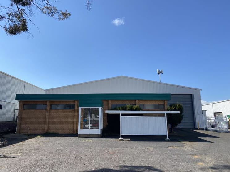 Click to view all images Shed One/58 Lords Place Orange NSW 2800 - Image 1