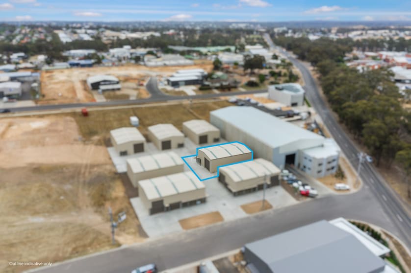 Click to view all images 2/4 Schoder Street Strathdale VIC 3550 - Image 1