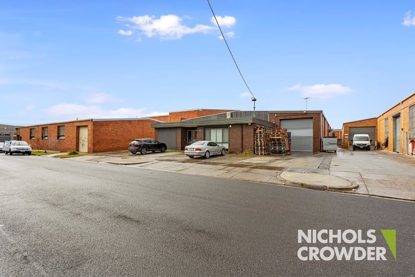 Click to view all images 4 Birdum Street Moorabbin VIC 3189 - Image 2