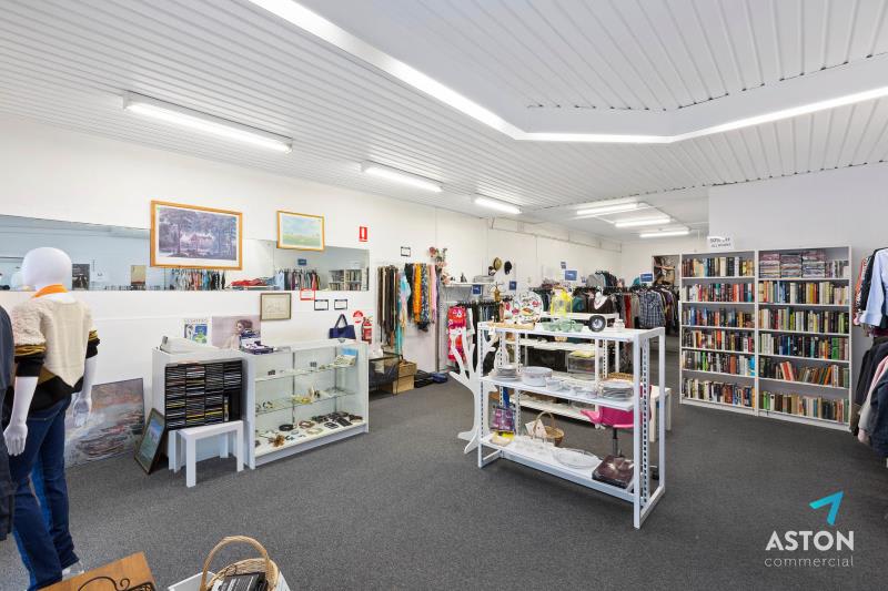 Click to view all images 351 Centre Road Bentleigh VIC 3204 - Image 2