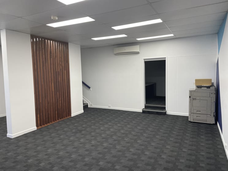 Click to view all images 180 Ruthven Street North Toowoomba QLD 4350 - Image 2