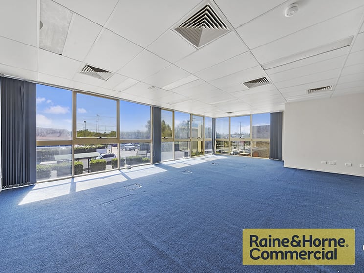 Click to view all images Unit 2/477 Newman Road Geebung QLD 4034 - Image 3