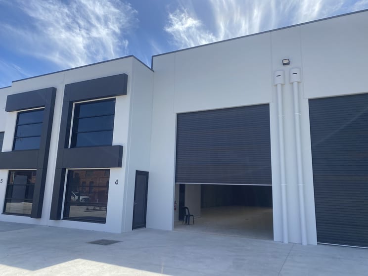 Click to view all images 4/20 Adam Street Hindmarsh SA 5007 - Image 1