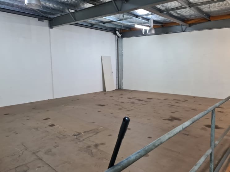 Click to view all images 6/172-174 Redland Bay Road Capalaba QLD 4157 - Image 3