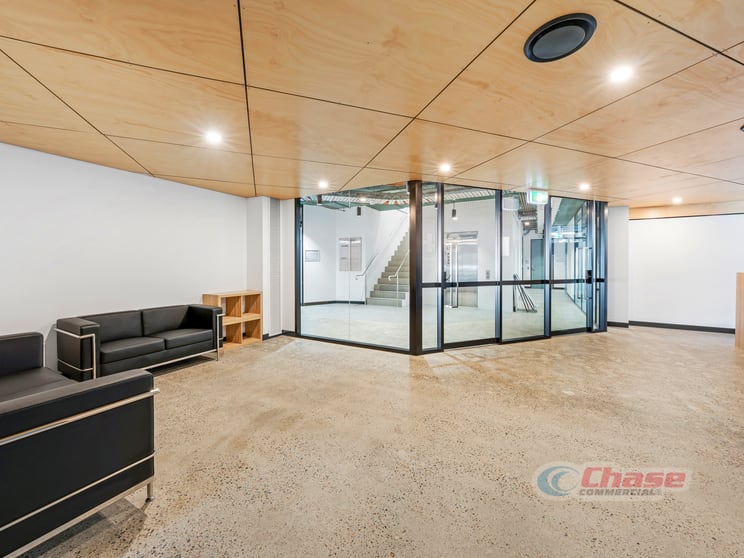 Click to view all images 1, 4,6 & 7/416 Logan Road Greenslopes QLD 4120 - Image 2