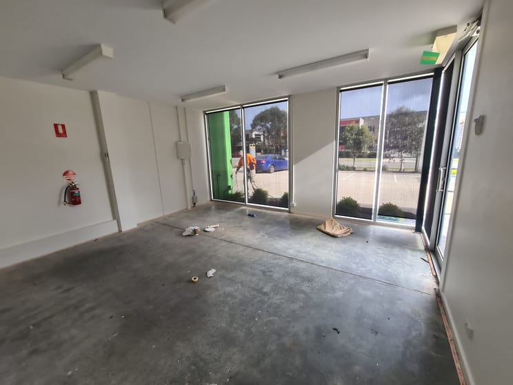 Click to view all images 4/70 Colemans Road Carrum Downs VIC 3201 - Image 3