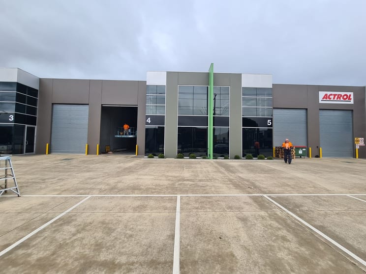 Click to view all images 4/70 Colemans Road Carrum Downs VIC 3201 - Image 1