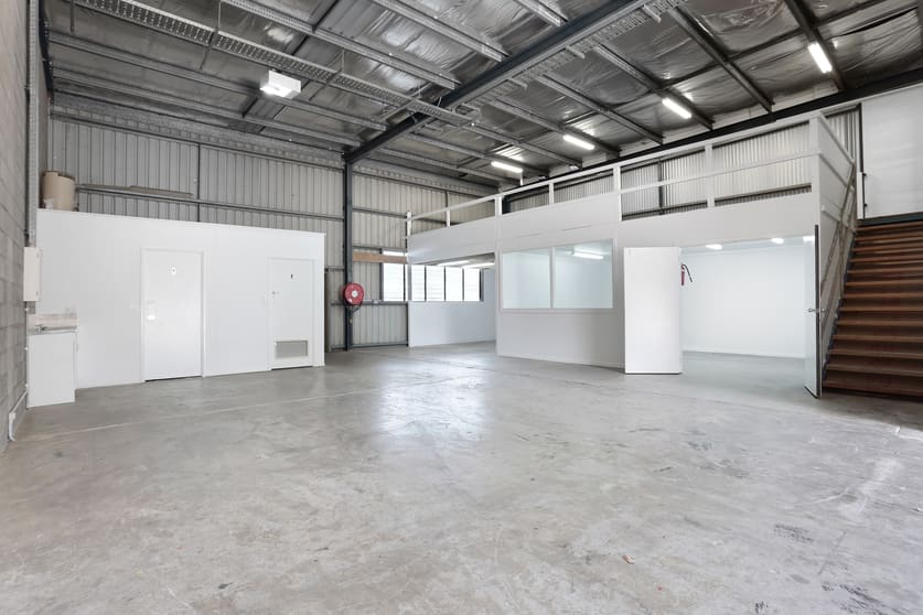 Click to view all images 3/35 Neon Street Sumner QLD 4074 - Image 2