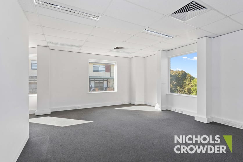 Click to view all images 2/300 Centre Road Bentleigh VIC 3204 - Image 1