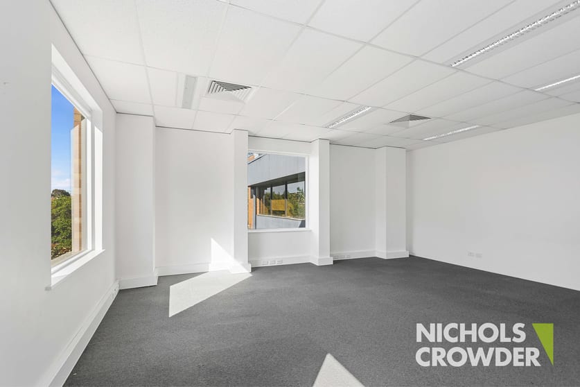 Click to view all images 2/300 Centre Road Bentleigh VIC 3204 - Image 2