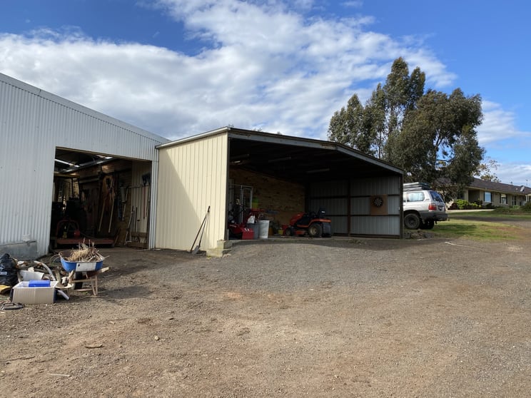 Click to view all images 10 Mcnabs Road Keilor VIC 3036 - Image 3