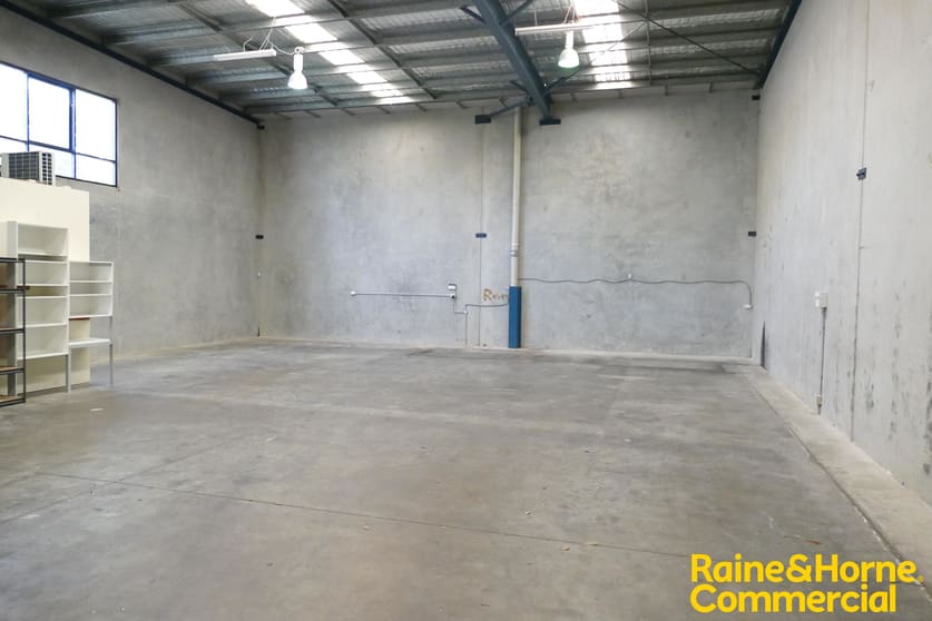 Click to view all images 1/4 Broadhurst Road Ingleburn NSW 2565 - Image 3
