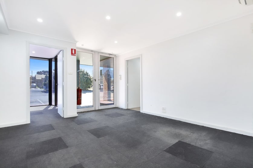 Click to view all images 1-3/12-16 Pringle Road Fernhill NSW 2519 - Image 2
