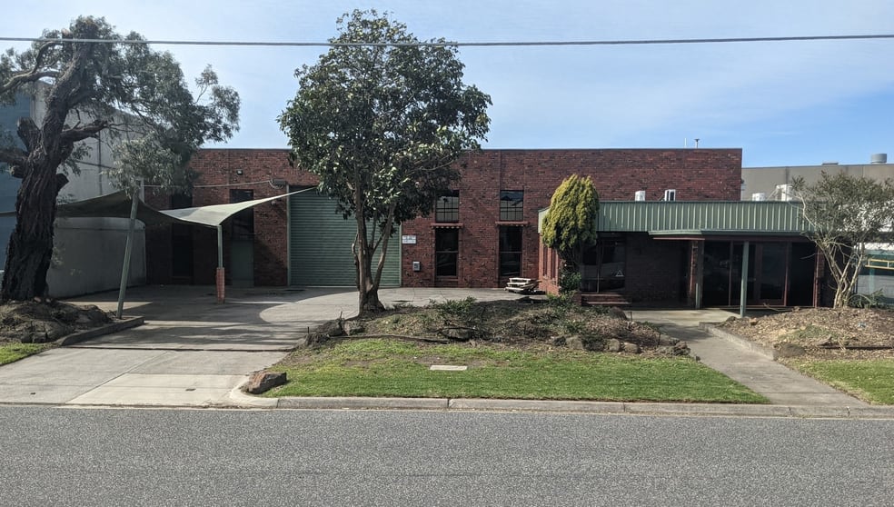 Click to view all images 5 Century Drive Braeside VIC 3195 - Image 1
