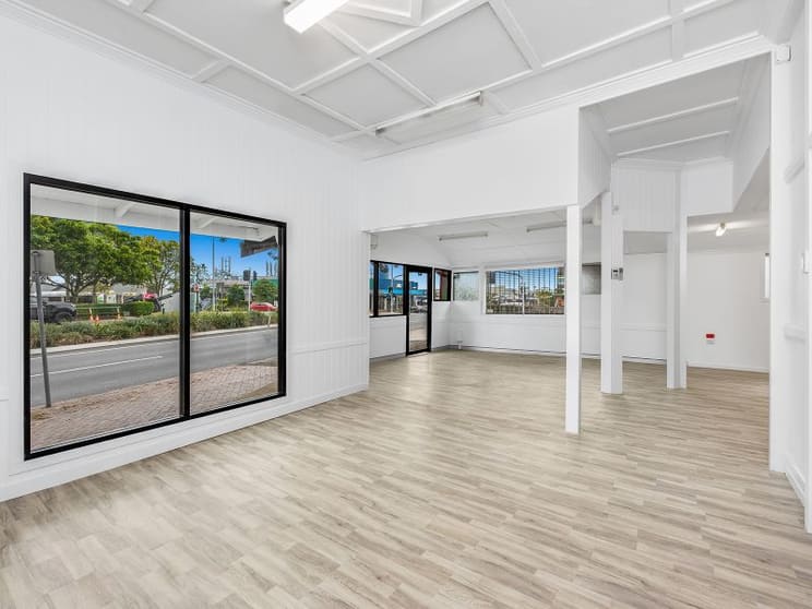 Click to view all images 258 Waterworks Road Ashgrove QLD 4060 - Image 3