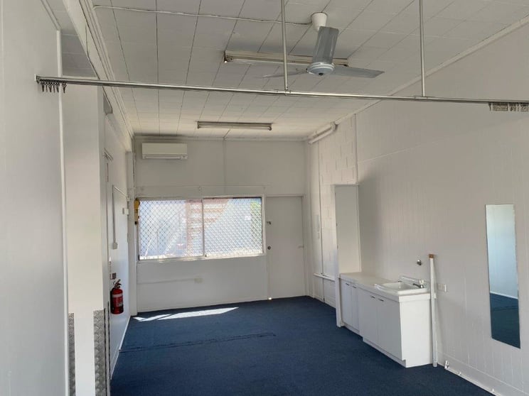 Click to view all images Shop 5/112-116 Bloomfield Street Cleveland QLD 4163 - Image 3