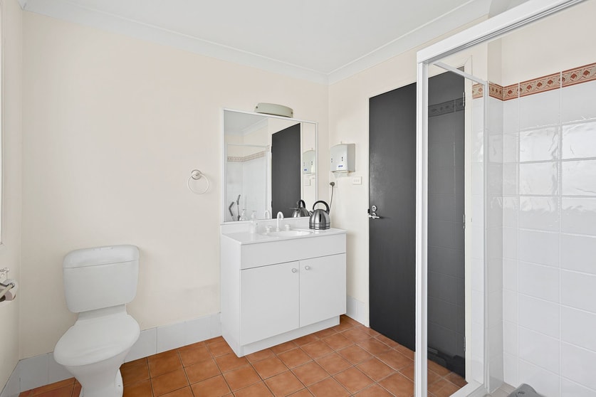 Click to view all images 334 President Avenue Gymea NSW 2227 - Image 3