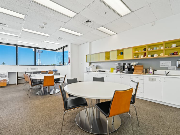 Click to view all images 3/310-316 Vulture St Kangaroo Point QLD 4169 - Image 3