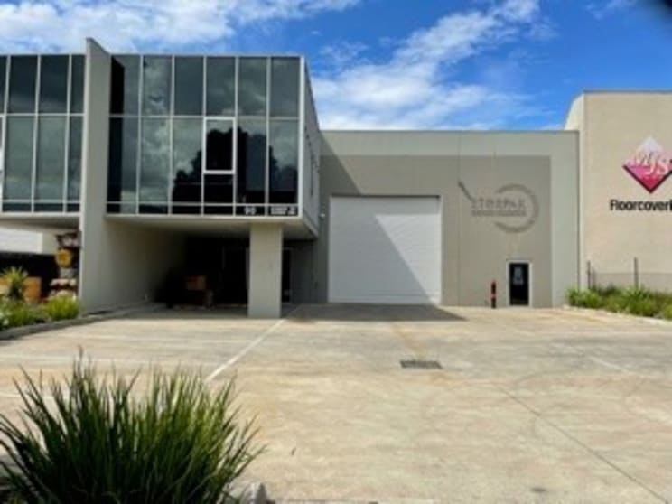 Click to view all images 90 Endeavour Way Sunshine West VIC 3020 - Image 1