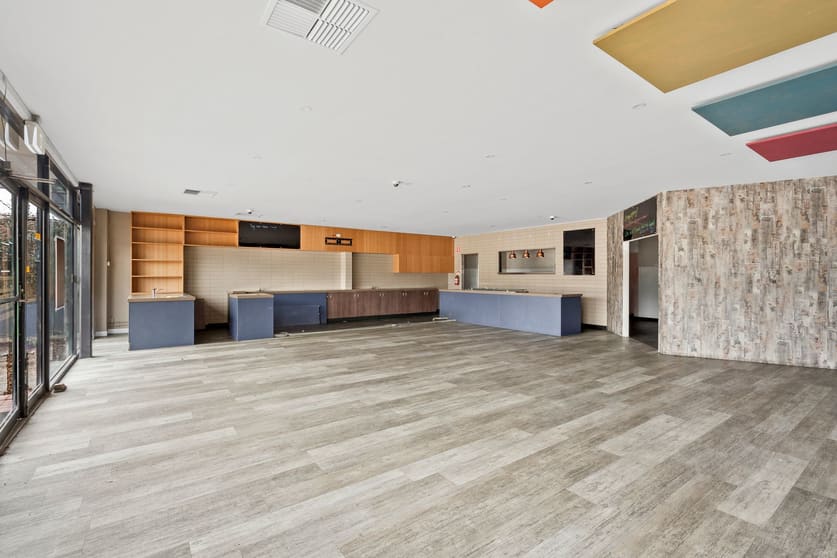 Click to view all images 2/18 Thompson Road North Geelong VIC 3215 - Image 3