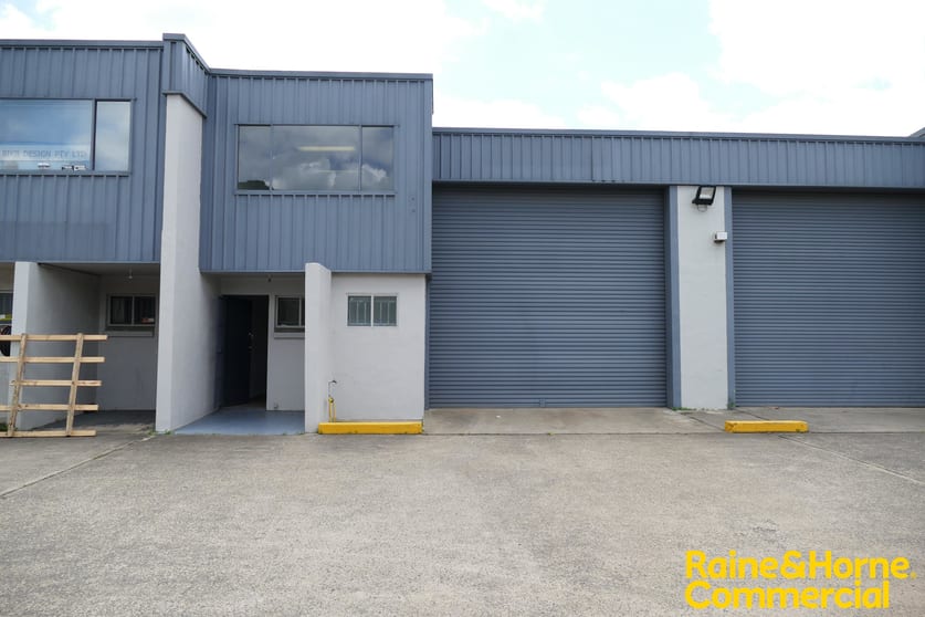 Click to view all images 3/15 Aero Road Ingleburn NSW 2565 - Image 1