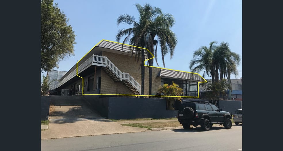 Click to view all images 1/3 Hampton Road Burleigh Heads QLD 4220 - Image 2
