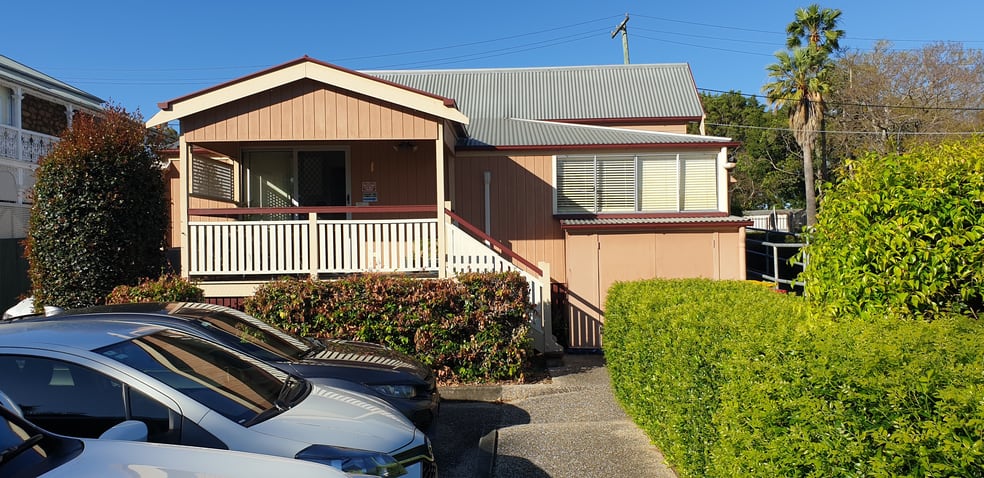 Click to view all images 10 Burnett Street Sadliers Crossing QLD 4305 - Image 2