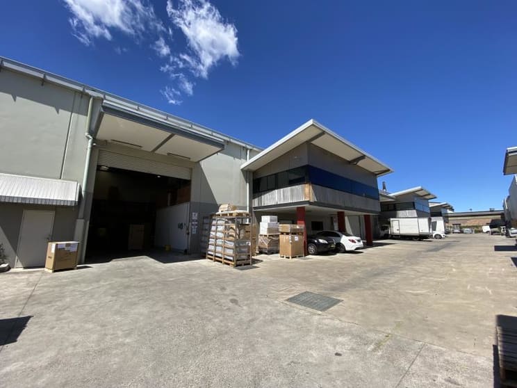Click to view all images Unit 4/70-80 Helen St Sefton NSW 2162 - Image 2