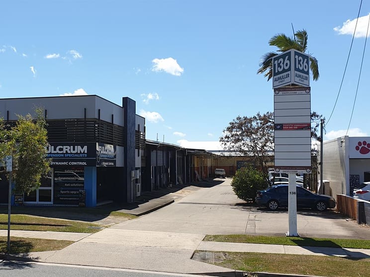 Click to view all images 4 & 5/136 Aumuller Street Bungalow QLD 4870 - Image 1