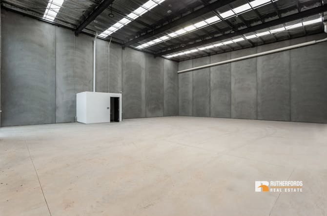 Click to view all images 10/2 Infinity Drive Truganina VIC 3029 - Image 3