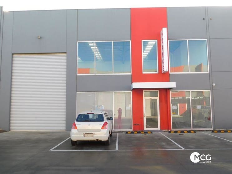 Click to view all images 2/39 Eucumbene Drive Ravenhall VIC 3023 - Image 1