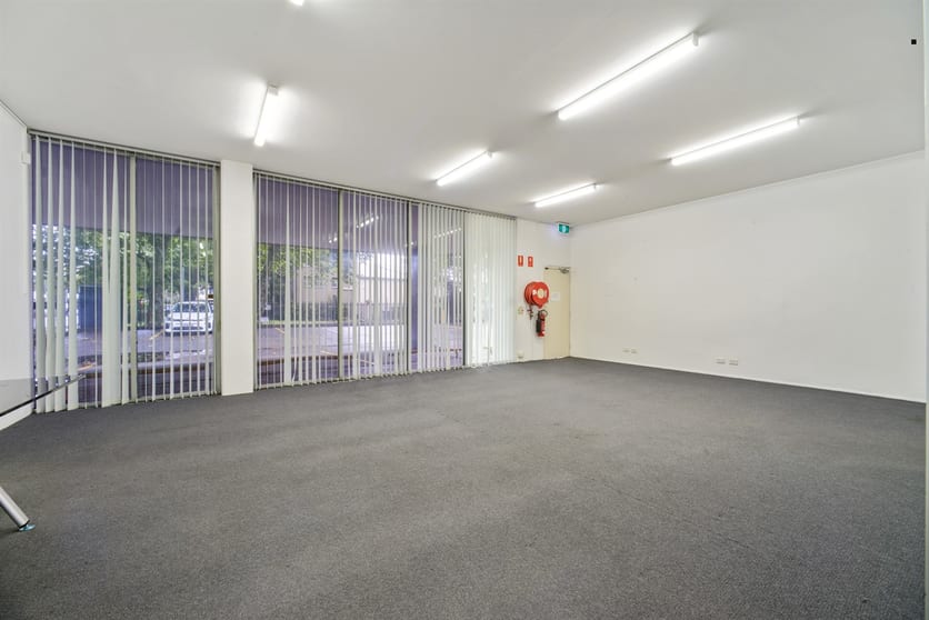 Click to view all images 1/26-32 Kent Road Mascot NSW 2020 - Image 3