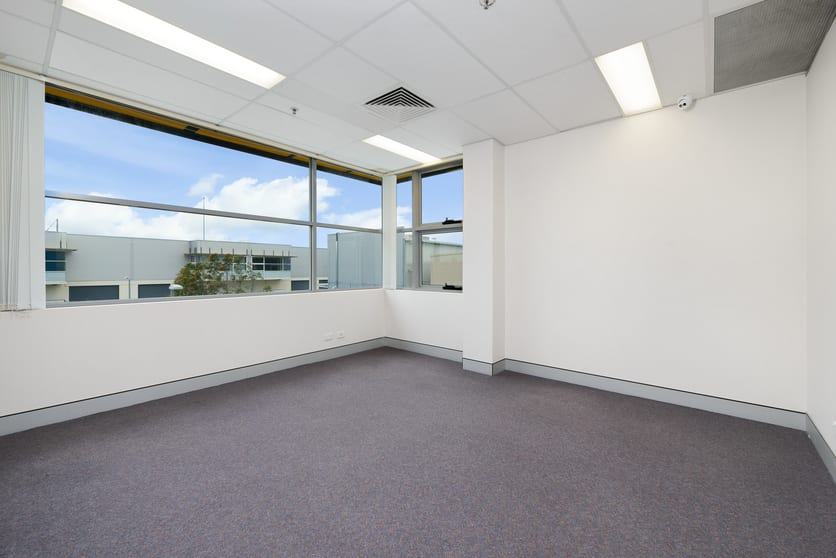 Click to view all images Unit 4/25 Gibbes Street Chatswood NSW 2067 - Image 3
