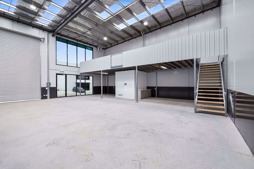 Click to view all images Unit 12/20 Grandlee Drive Wendouree VIC 3355 - Image 1