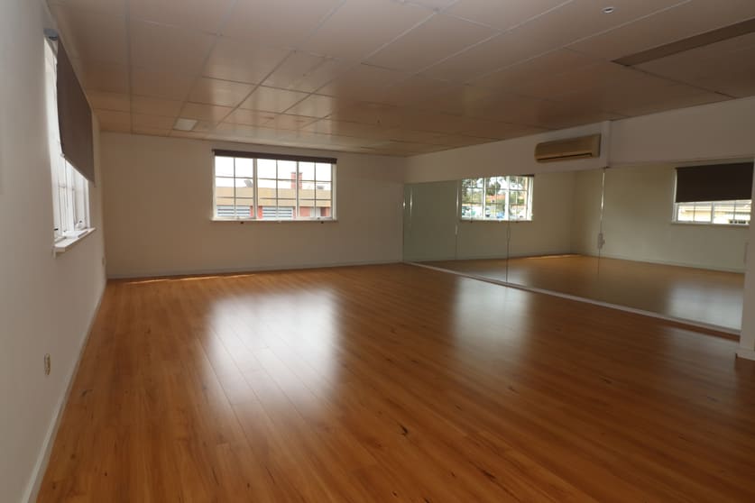 Click to view all images 4/7 Davies Avenue Mount Eliza VIC 3930 - Image 3