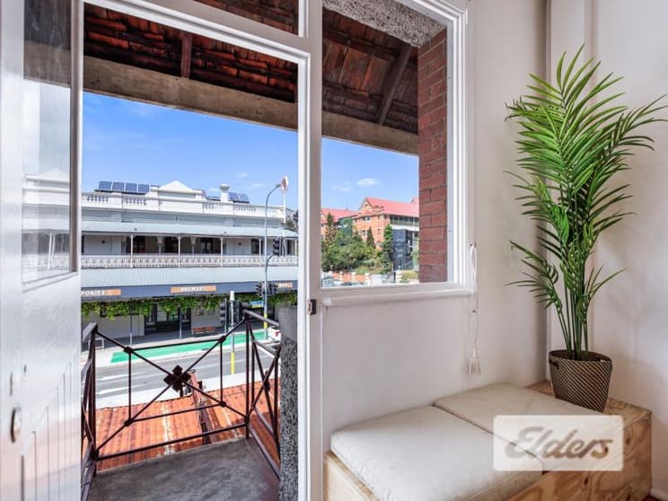 Click to view all images 598 Stanley Street Woolloongabba QLD 4102 - Image 3
