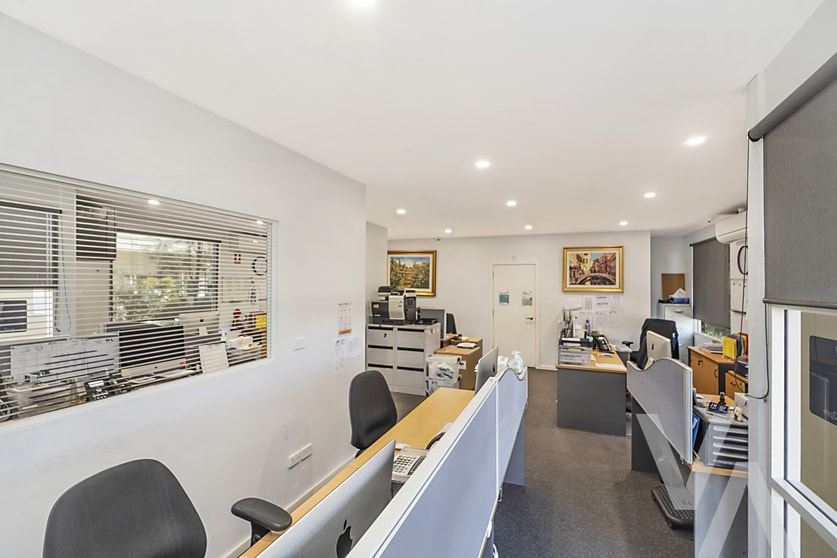 16 Paddock Place Rutherford NSW 2320 - Image 2