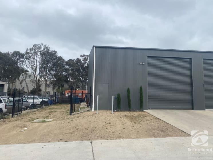 Click to view all images 1B/12 Romet Road Wodonga VIC 3690 - Image 1