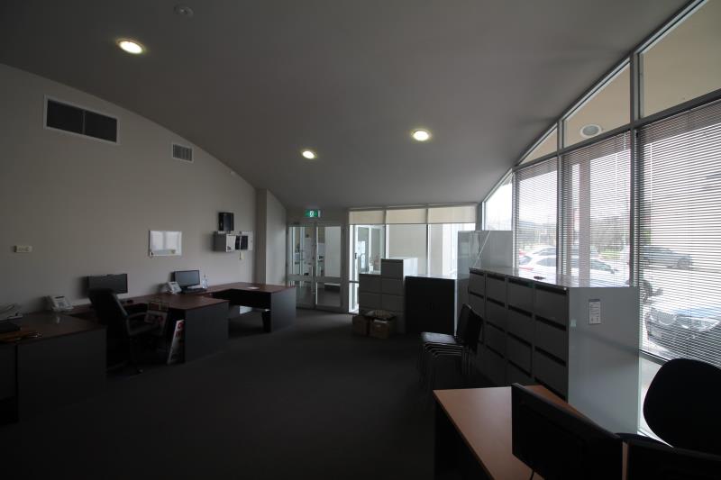 Click to view all images Unit 6/46-50 Old Princes Highway Beaconsfield VIC 3807 - Image 3