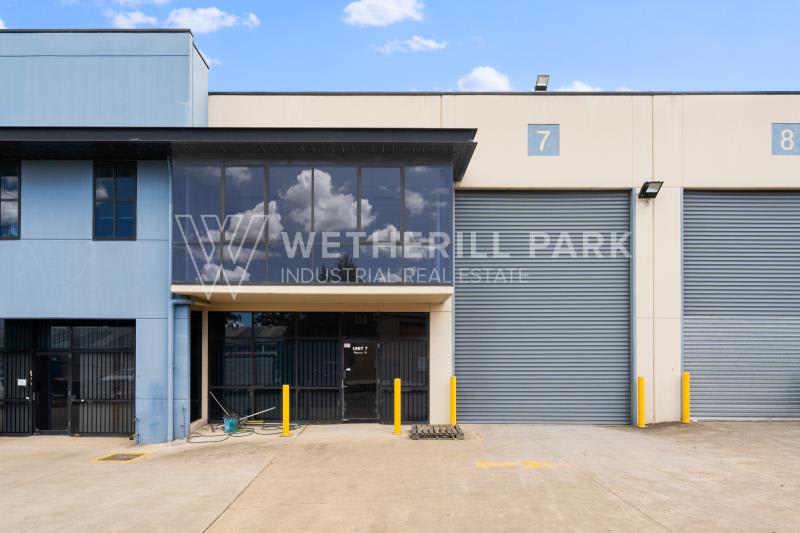 Click to view all images Smithfield NSW 2164 - Image 1