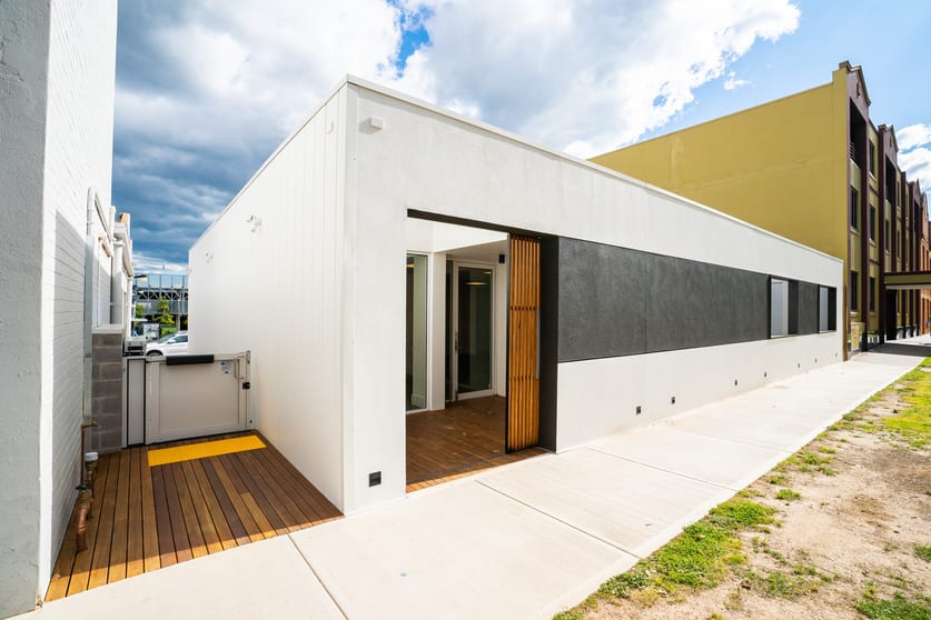 Click to view all images 549 Smollett Street Albury NSW 2640 - Image 1