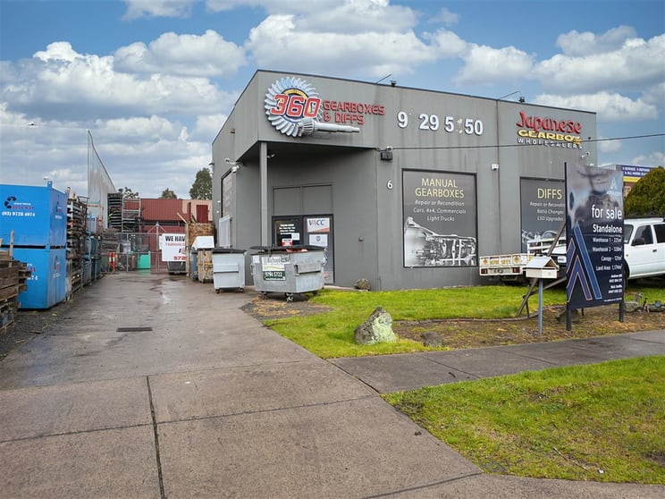 Click to view all images 1/6 The Nook Bayswater North VIC 3153 - Image 1