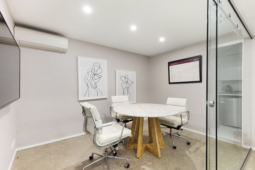 Click to view all images 2/242 Palmer Street Darlinghurst NSW 2010 - Image 2