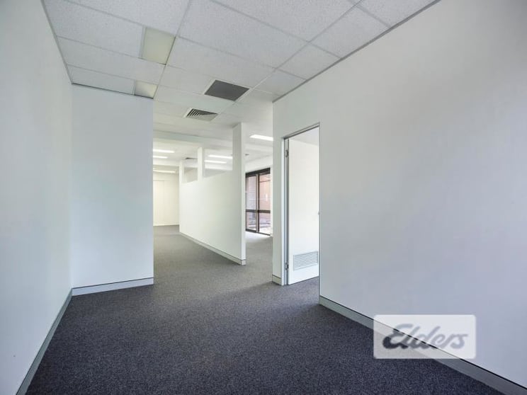Click to view all images 6 Qualtrough Street Woolloongabba QLD 4102 - Image 2