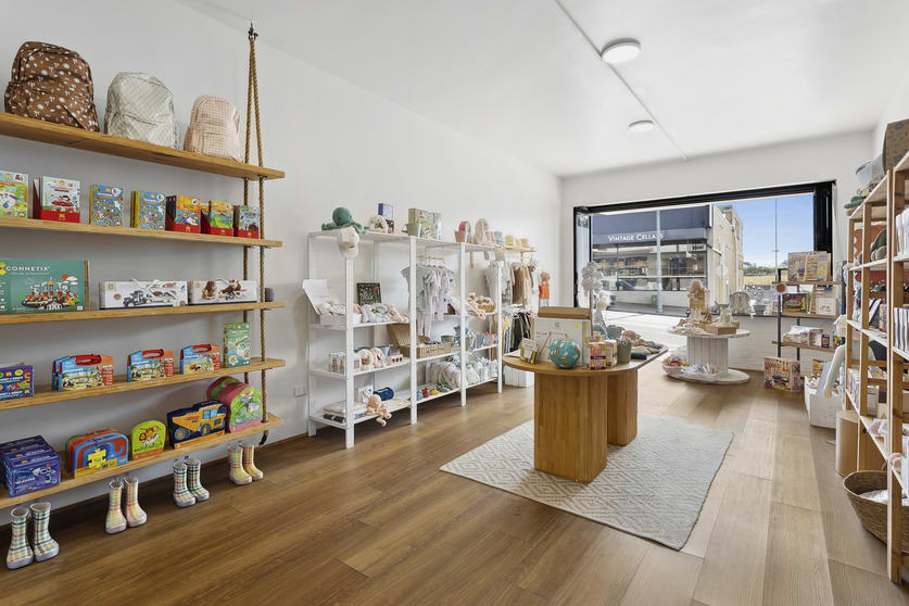 Click to view all images 24 Lawrence Street Freshwater NSW 2096 - Image 2