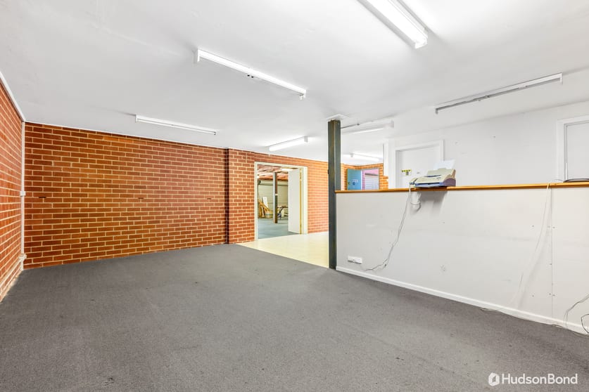 Click to view all images 651 Waterdale Road Heidelberg West VIC 3081 - Image 3