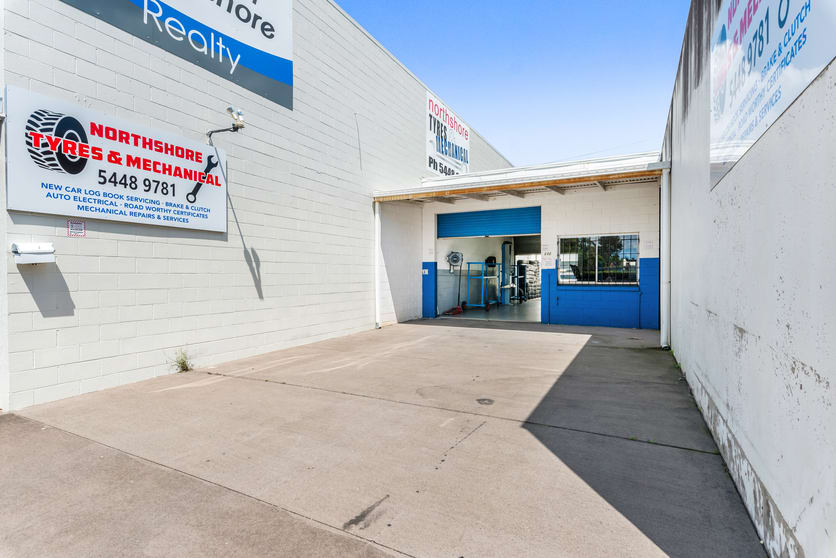 Click to view all images 646 David Low Way Pacific Paradise QLD 4564 - Image 2