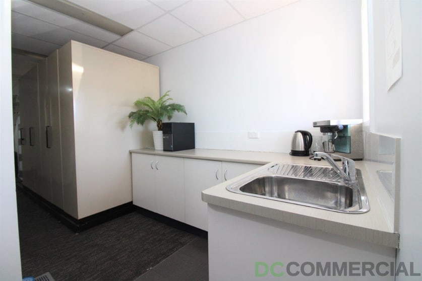 Click to view all images Suite B/420-422 Ruthven Street Toowoomba City QLD 4350 - Image 3
