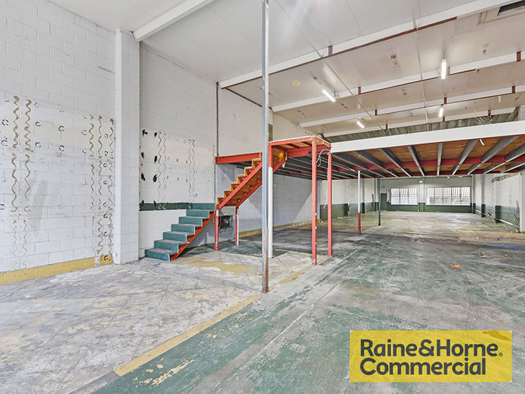 Click to view all images 7 Butterfield Street Herston QLD 4006 - Image 2